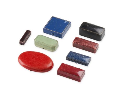 A COLLECTION OF VINTAGE AND ANTIQUE JEWELLERY BOXES comprising eight boxes of various functions.