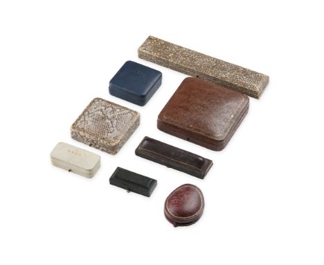 A COLLECTION OF VINTAGE AND ANTIQUE JEWELLERY BOXES comprising eight boxes of various functions.