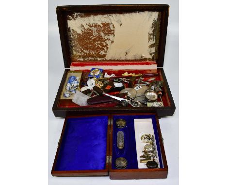 A quantity of collectors' items to include letter openers, a cheroot holder, clock keys, white metal figures, miniature ceram