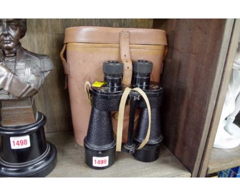 A pair of Ross Bino. Prism, No5 MkII x7 military binoculars,&nbsp;dated 1938, in leather case, with broad arrow stamps.&nbsp;