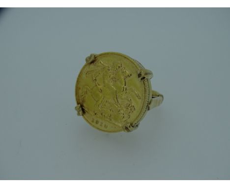 1910 GOLD SOVEREIGN DRESS RING, 13.2grms