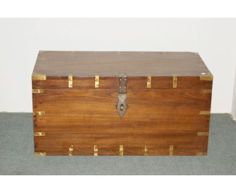Large campaign trunk with brass mounts, 92cm