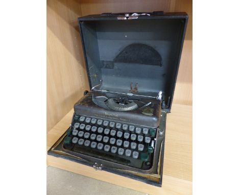 Imperial 'The Good Companion Model T' wartime typewriter in original black fitted case - in good condition.