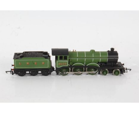 Hornby Freight Engine LNER 8509 and tender, in green livery
