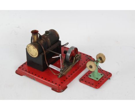 Mamod steam engine with burner, 19cm wide and buffer wheel (2)