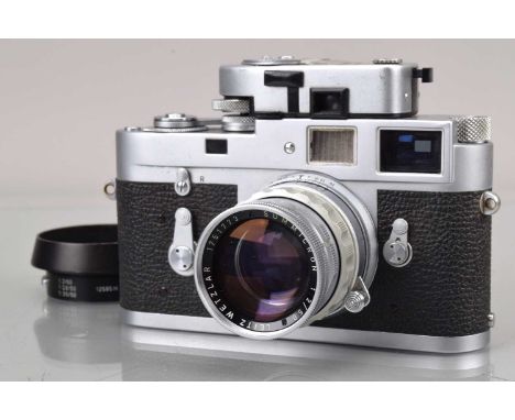 A Leitz Wetzlar Leica M2 Rangefinder Camera,  serial no 988790, 1960, shutter working, self timer working, rangefinder workin