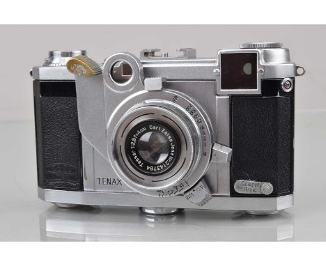 A Zeiss Ikon Tenax II Rangefinder Camera, serial no H 76032, shutter working, rangefinder working, self timer working, body G