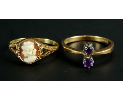 Two 9ct gold dress rings, to include a two stone amethyst ring, and a cameo set ring, 3.7g all in. 