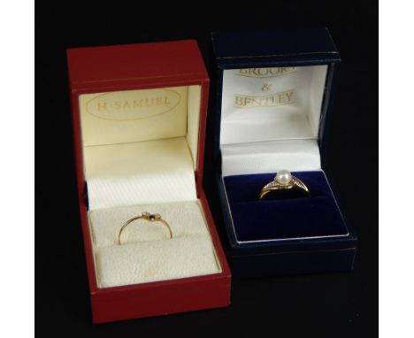 Two 9ct gold dress rings, to include one set with cultured pearl and another wishbone style, 3.2g all in, boxed.
