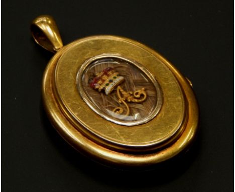 A William IV and Queen Adelaide period memorial locket, the stepped oval bloomed gold case, inset with interwoven strands of 