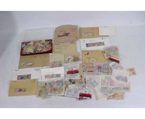 Philately - A collection of foreign stamps. Including Italy, U.S.A, Portugal, Canada, and similar. Includes some mint stamps.