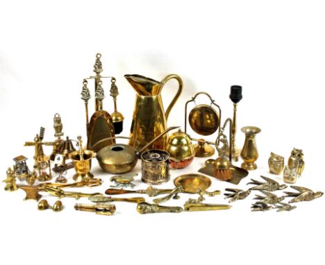 Various brass ware, early 20thC and later, ornaments, hand bell, egg timer, pestle and mortar, oil can, fly clip, horse ornam