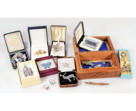 A quantity of costume jewellery, to include marcasite stag brooch, silver plated, decorative brooches, jewellery box, collect