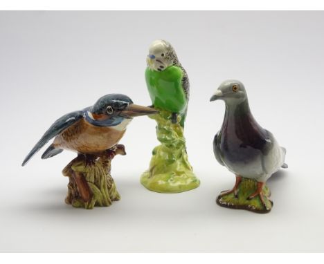 Beswick model of a green budgerigar No. 1217, second version, Beswick pigeon No.1383, second version and a Beswick kingfisher