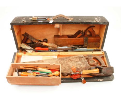 A joiners carrying case with tools G