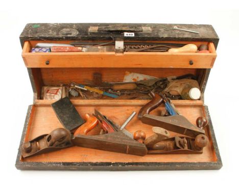 A joiners carrying case with tools G