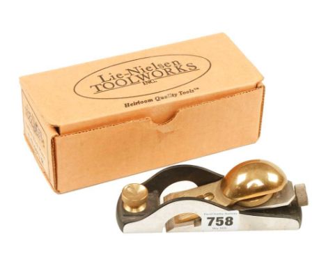 A LIE NIELSEN No 60 1/2 R block plane in orig box G++