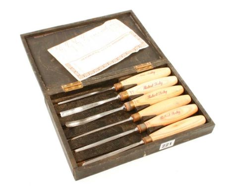 A set of 6 carving tools by SORBY in fitted wood box G+