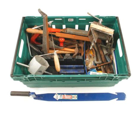 A box of tools G