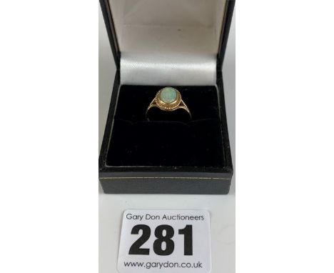 9k gold and opal stone ring, size L, w: 1.9 gms