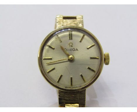 9ct YELLOW GOLD LADIES OMEGA WRIST WATCH with manual wind movement, appears to be in working condition, approx 19 grams 