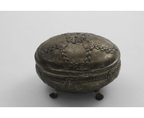 A LATE 18TH / EARLY 19TH CENTURY GERMAN OVAL CADDY on four feet, decorated with chased foliate festoons and bead borders, mak