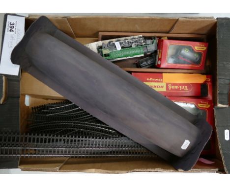 A collection of Tri-Ang Hornby boxed items to include boxed car, R.124 Break van R.12 Tank wagon, R.243 mineral wagon R.122 c