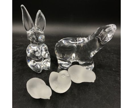 Daum rabbit 17cm h, Daum polar bear and three Baccarat baby chicks. 