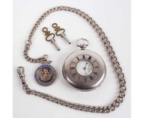 A George V silver cased gent's half hunter pocket watch, having keywind movement, case assayed London 1928, dia.4.5cm, on sil