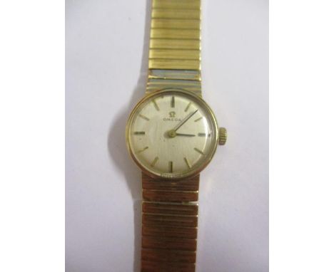 An Omega ladies manual wind 9ct gold 1960s wristwatch. The calibre 620 movement numbered 25749750 and case hallmarked 375, nu
