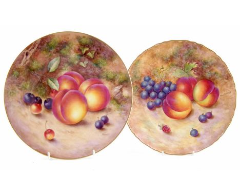 Large Royal Worcester plate signed Freeman, painted with fallen fruit, black printed mark to base, also another English porce