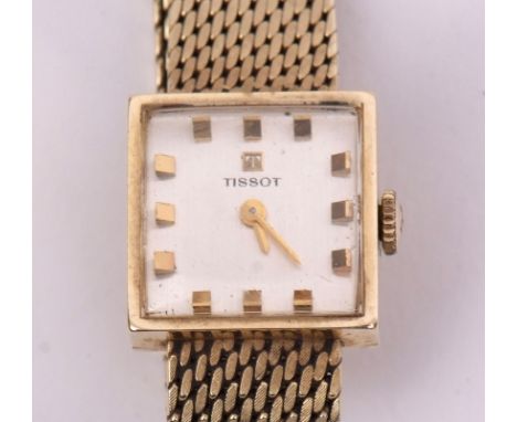 Late 20th century Swiss dress watch, Tissot &amp; Fils, 8213461, the Swiss 17-jewel movement to a signed and silvered dial wi