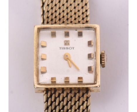 Late 20th century Swiss dress watch, Tissot &amp; Fils, 8213461, the Swiss 17-jewel movement to a signed and silvered dial wi