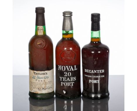 NOVAL 20 YEARS PORT
Label reads, 'Port wine, matured in wood for  20 years , produced at the Quinta do Noval, bottled in 1985