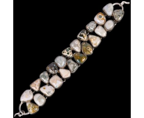 A Continental sterling silver specimen agate hardstone panel bracelet, band width 21.5mm, 19cm, 51.1g . Condition Report:No d