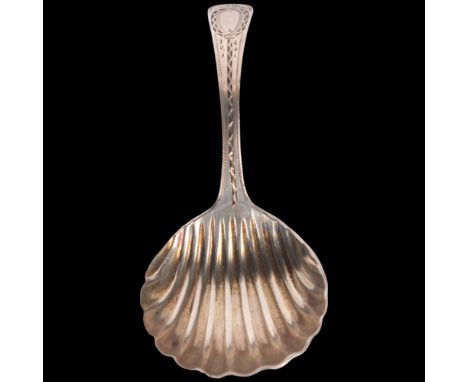 A George III silver shell tea caddy spoon, maker IL, circa 1807 (no date letter), 8cm . Condition Report:No damage or repair,