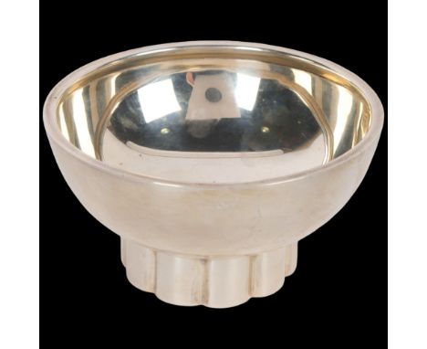 An Elizabeth II silver pedestal bowl, Turner &amp; Simpson, Bicentenary of the Assay Office hallmark Birmingham 1973, circula