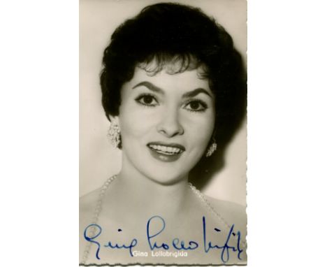 EUROPEAN CINEMA: Selection of vintage signed postcard photographs by various European actors and actresses, comprising Gina L