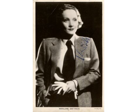 GERMAN CINEMA: Selection of vintage signed postcard photographs and some slightly larger, a few signed cards and album pages 