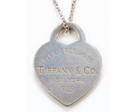 Tiffany &amp; Co, a 925 silver pendant with a chain, 3g