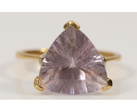 A 9ct gold amethyst cocktail ring with diamond set shoulders, N, 2.7g
