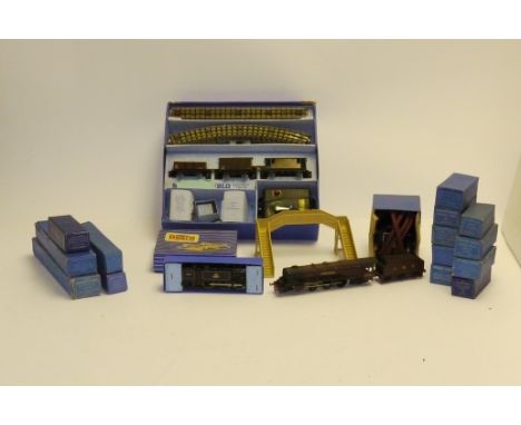 Hornby Dublo 00 Gauge 3-Rail Locomotives Set and Accessories, unboxed LMS 'maroon 6231 'Duchess of Atholl' and tender, Footbr