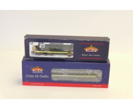 Bachmann 00 Gauge Class 55 BR two tone green Deltic Class Diesel Locomotives,  32-529A D9014 'The Duke of Wellington' and 32-