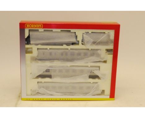 Hornby (China) 00 Gauge Matched Train Series R2245 Silver Jubilee Train Pack, comprising LNER silver A4 2510 'Quicksilver' an