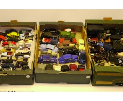 Unboxed Die-Cast Vehicles, A collection of 1: 24 scale and smaller vintage private and commercial vehicles by various modern 