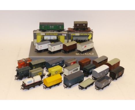 Wrenn OO Gauge Freight Stock, including boxed W4644 Hopper wagon and W4657 UD 6-wheeled milk tanker, both VG-E, boxes VG, tog