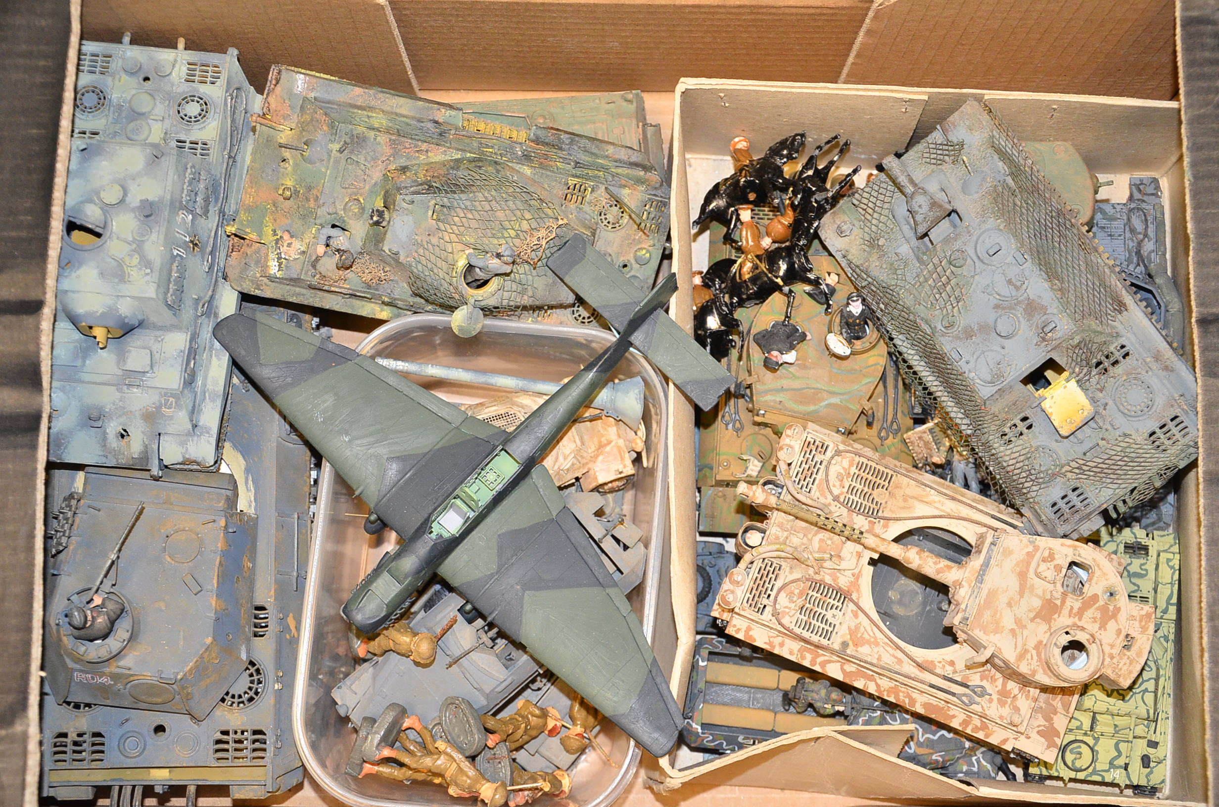 Assembled Military Model Kits, A collection of 135 scale assembled and