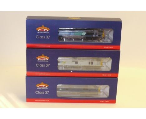 Bachmann 00 Gauge Class 37 Diesel Locomotives,  32-381 Olivia's Trains DRS Compass blue '37402', 32-383 Railfreight Petroleum