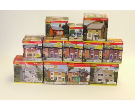 Hornby 00 Gauge Skaledale Village Buildings, Harold's Corner Shop, Parish Meeting Room, Ticklepenny Cottage, Love Lane Cottag