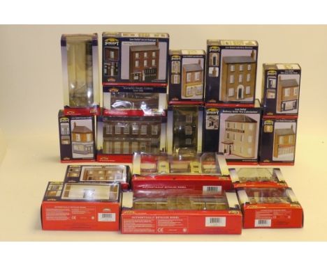 Bachmann Scenecraft 00 Gauge Buildings, including Low relief, 3-storey house, Launderette, Corner Café, Newsagents, Office Bl